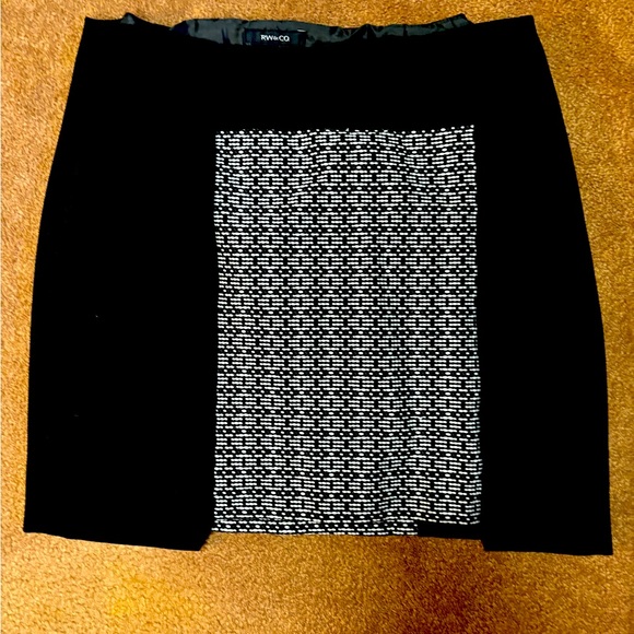 RW&co skirt - Picture 1 of 1